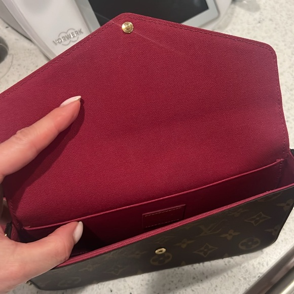 Louis Vuitton Pochette - Picture 12 of 13